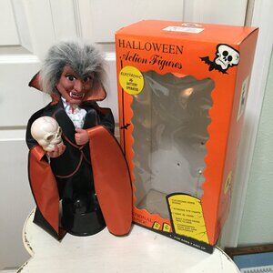 Vintage Rennoc HALLOWEEN Vampire Dracula Animated/Lights Up 16" Lights/Sounds